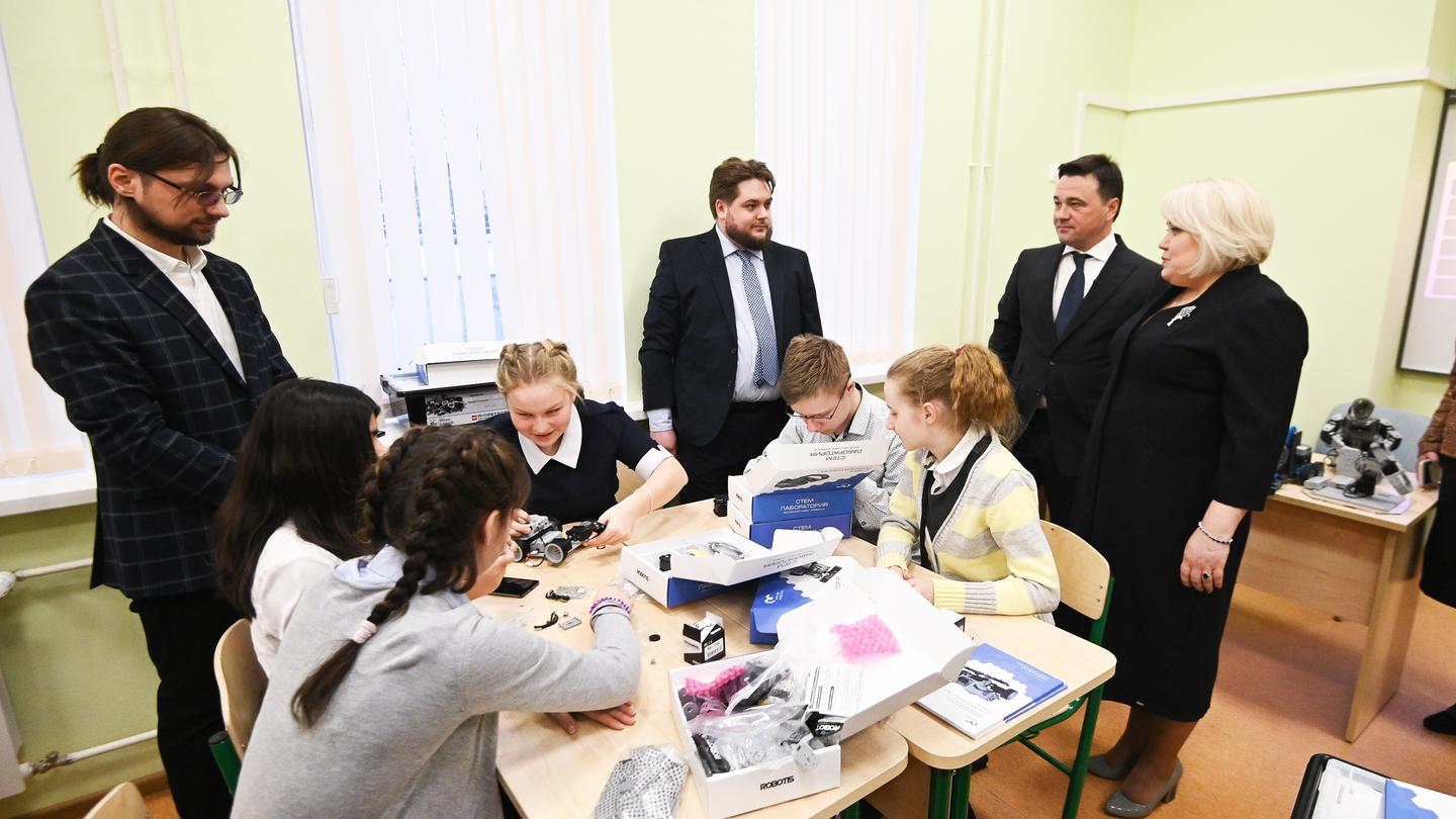 Андрей Воробьев губернатор московской области - 24 новые школы — планы по ликвидации второй смены в 2019 году